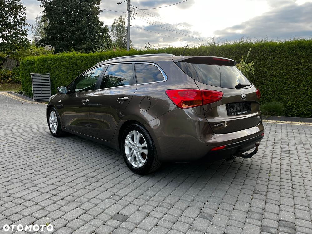 Kia Ceed 1.6 CRDi 128 Dream Team Edition - 5