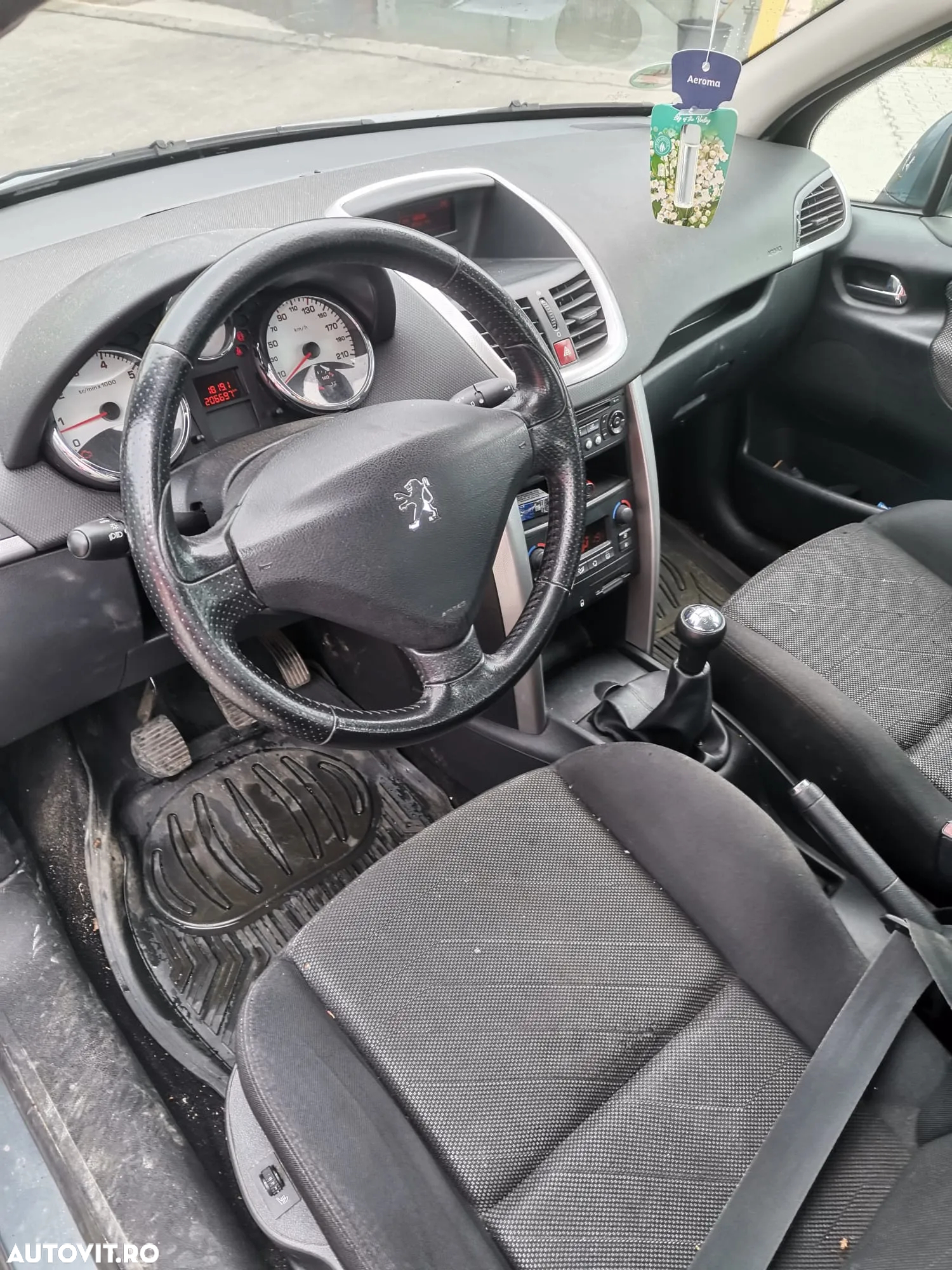 Peugeot 207 1.4 E Premium - 9