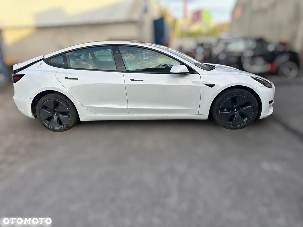 Tesla Model 3 Standard Reichweite Plus Hinterradantrieb - 2