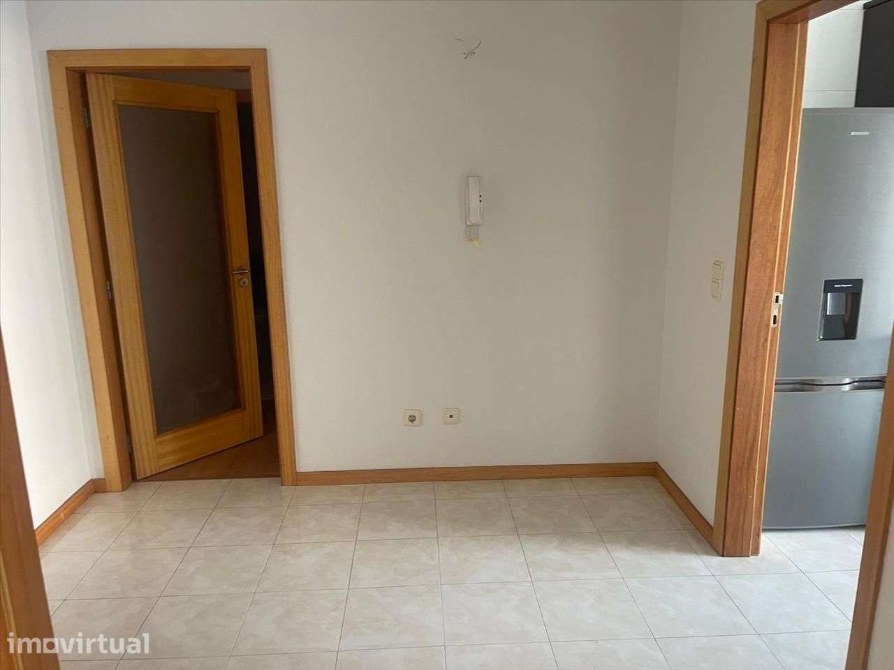 Apartamento T2 com garagem | Canelas - Grande imagem: 2/19