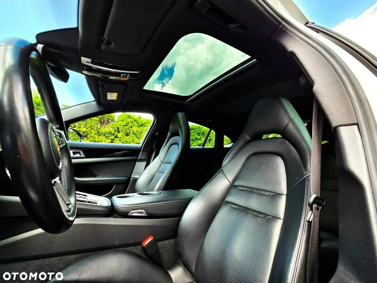 Porsche Panamera 4 Platinum Edition - 23