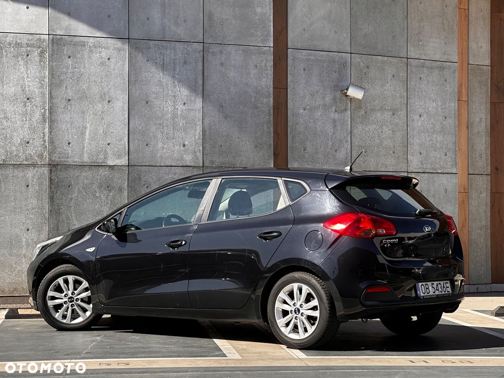 Kia Ceed 1.4 CVVT Dream Team Edition - 4