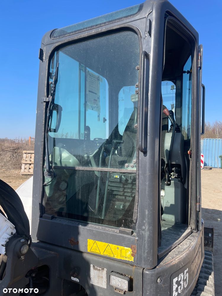 Bobcat E35 - 11