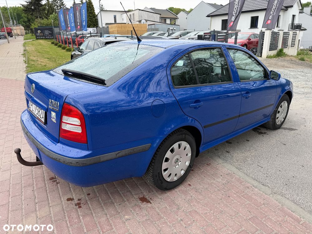 Skoda Octavia 1.6 Tour - 11