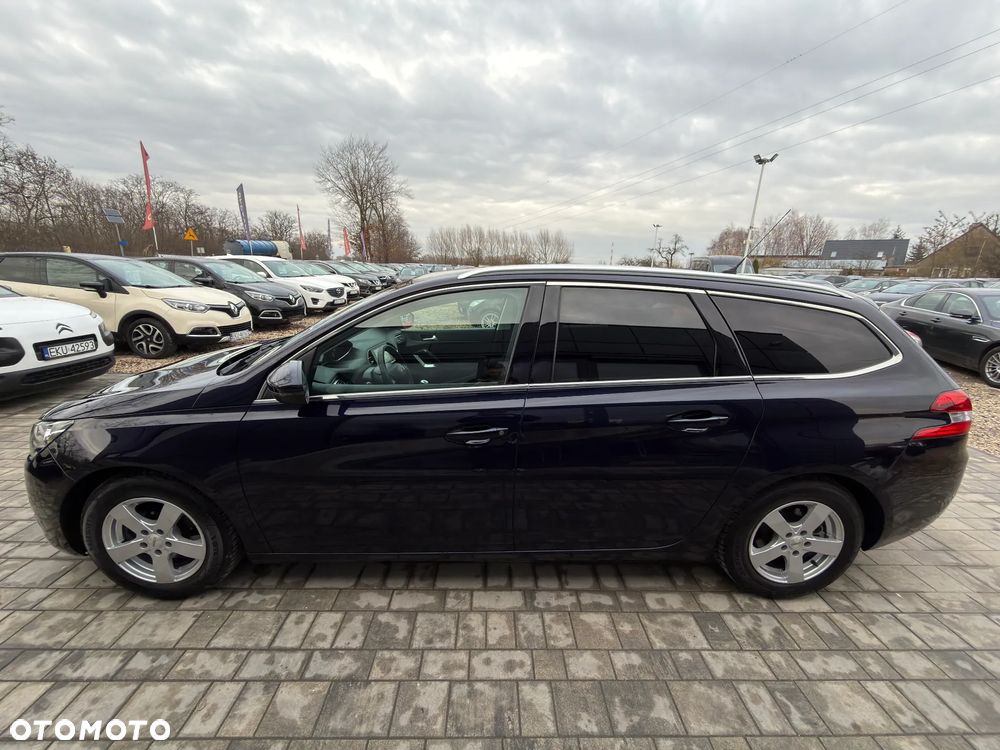 Peugeot 308 1.6 BlueHDi Allure S&S - 23