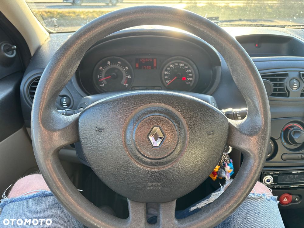 Renault Clio - 11