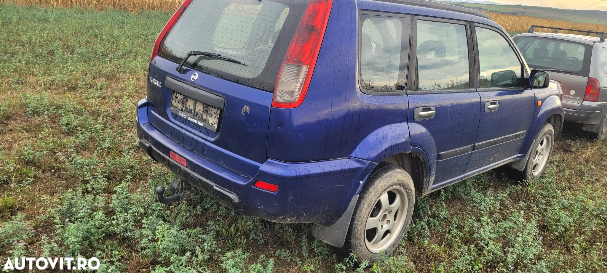 Dezmembrez nissan x trail - 2