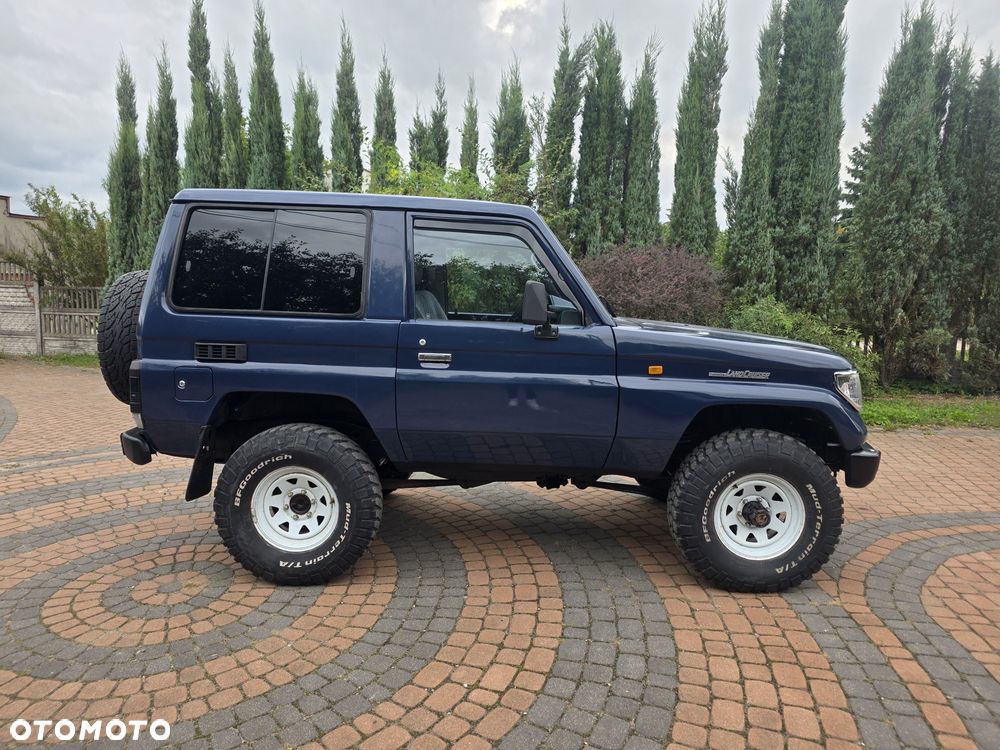 Toyota Land Cruiser - 6