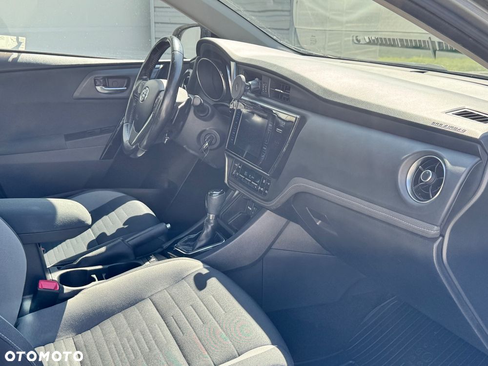 Toyota Auris 1.6 Premium MS - 31