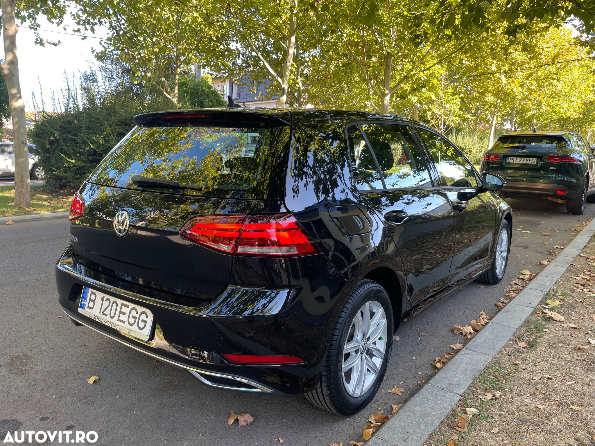 Volkswagen Golf - 12