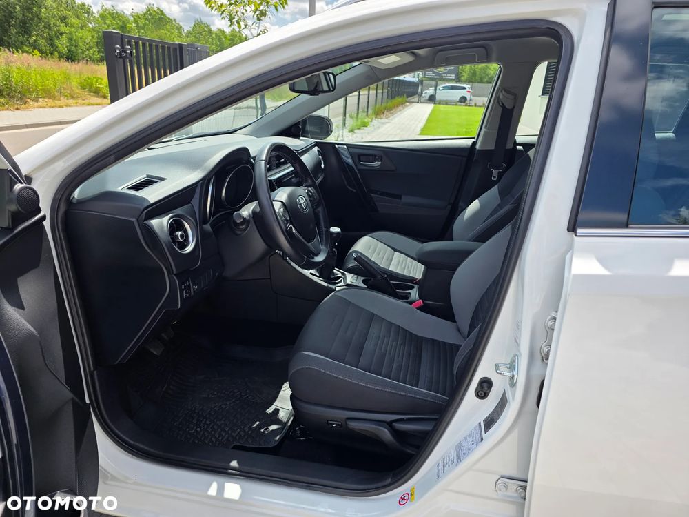 Toyota Auris 1.6 D-4D Comfort - 9