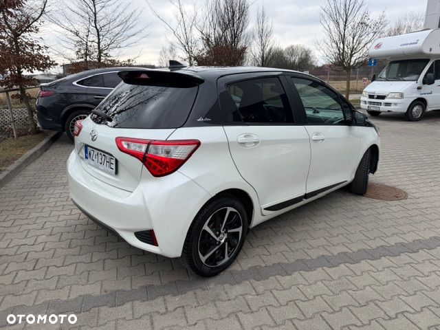 Toyota Yaris 1.5 Selection CVT - 12