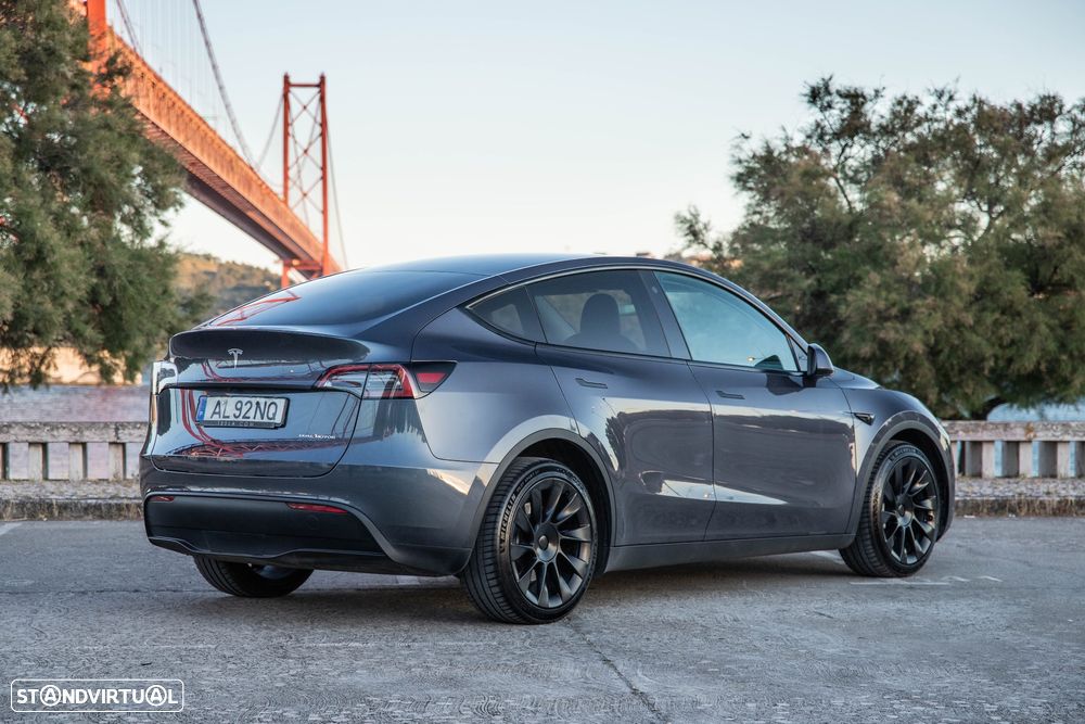 Tesla Model Y Long Range Tração Integral - 24