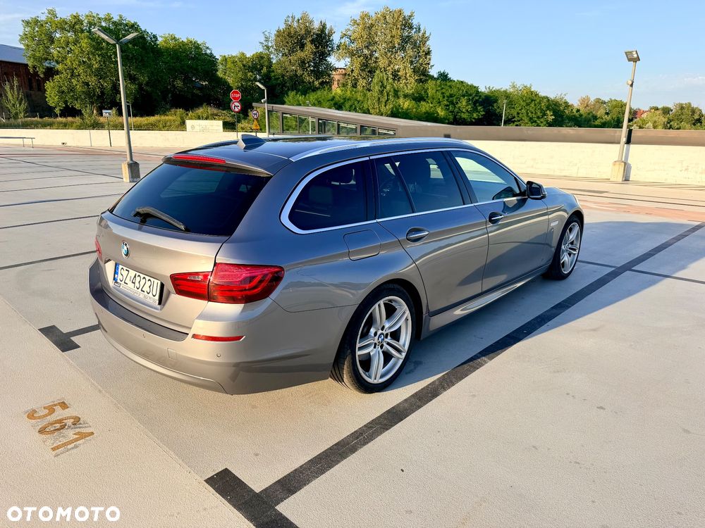 BMW Seria 5 525d xDrive Sport-Aut - 10