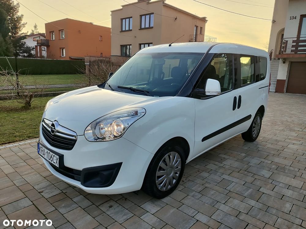 Opel Combo 1.6 CDTI Cosmo Eu6 - 2