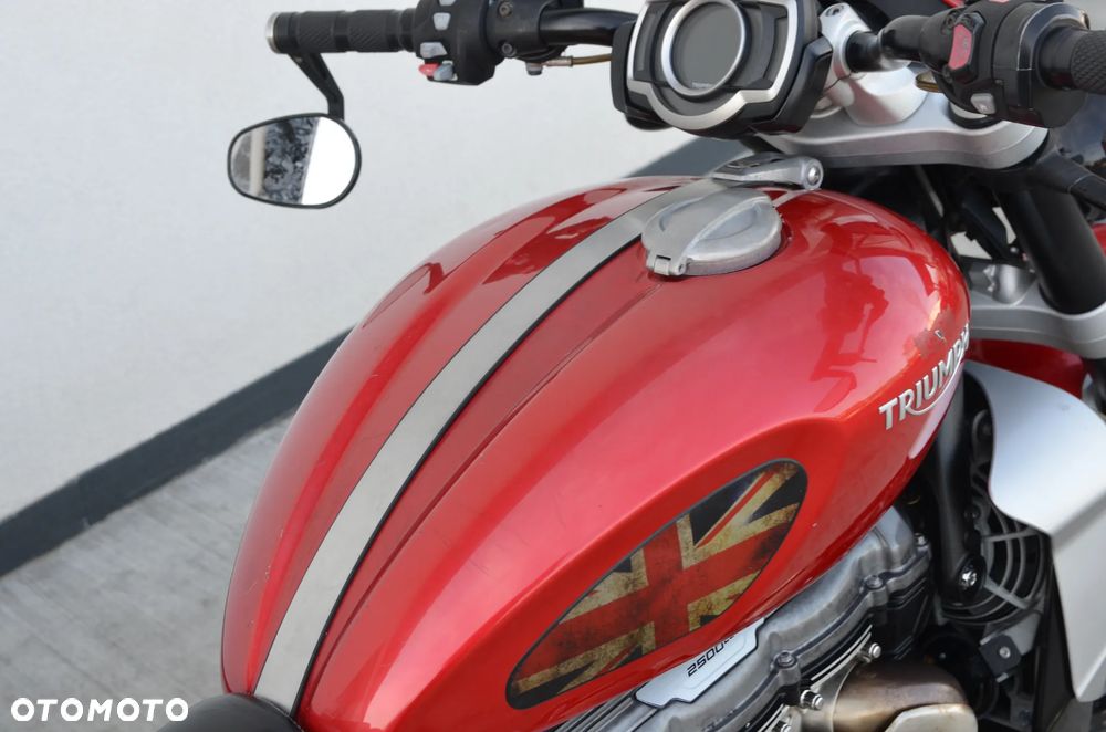 Triumph Rocket - 25