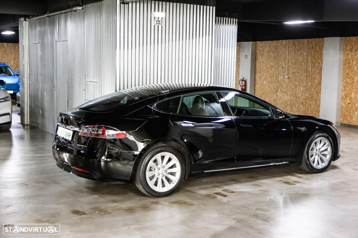 Tesla Model S - 9