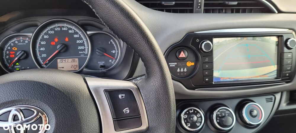 Toyota Yaris 1.33 Premium - 5