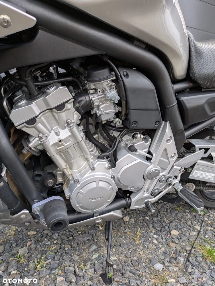 Yamaha FZS - 10