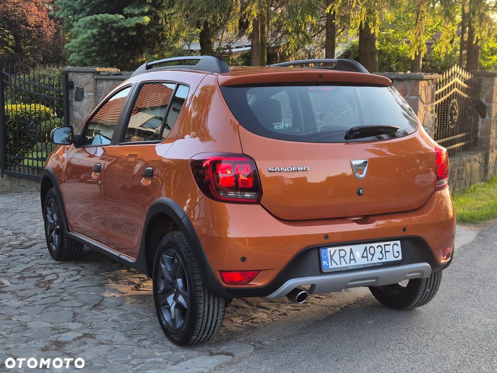 Dacia Sandero TCe 90 Celebration - 16