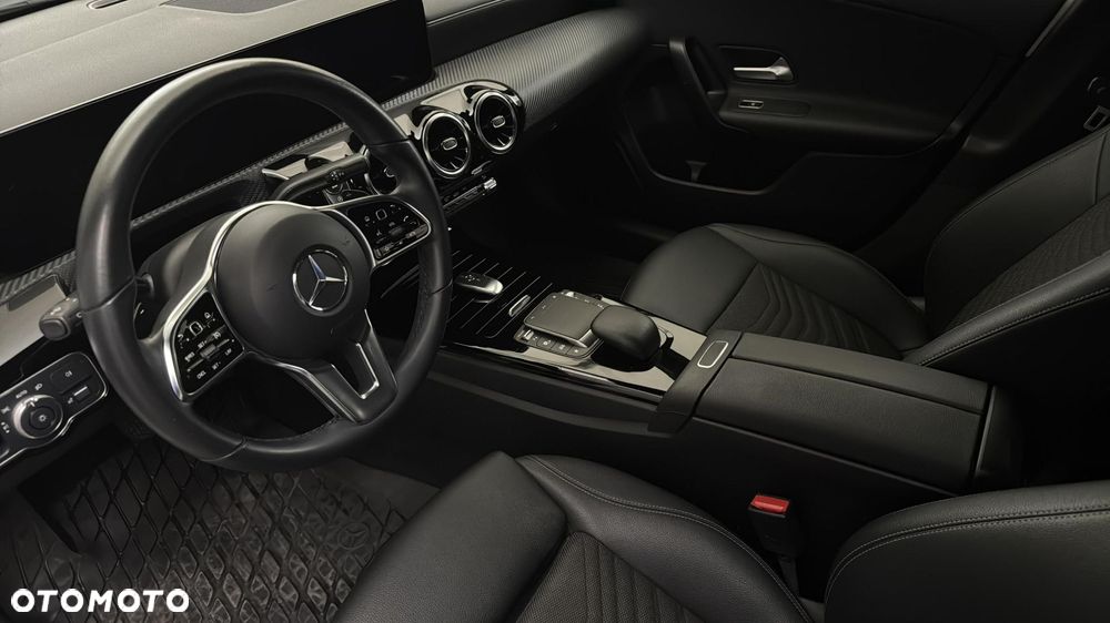 Mercedes-Benz Klasa A 200 7G-DCT - 9