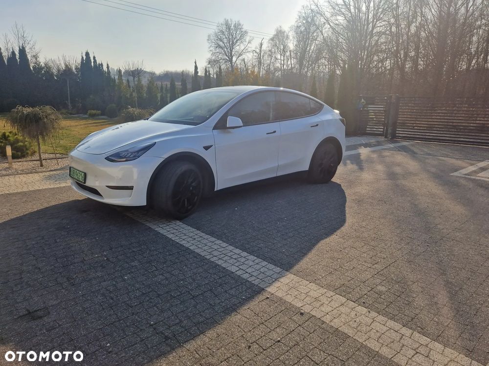 Tesla Y Long Range AWD - 5