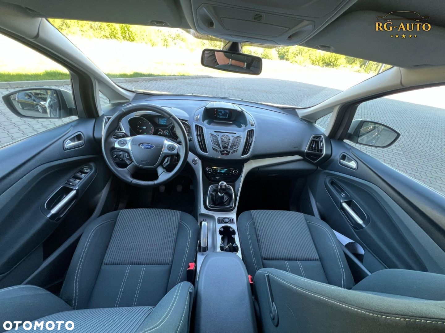 Ford Grand C-MAX - 36
