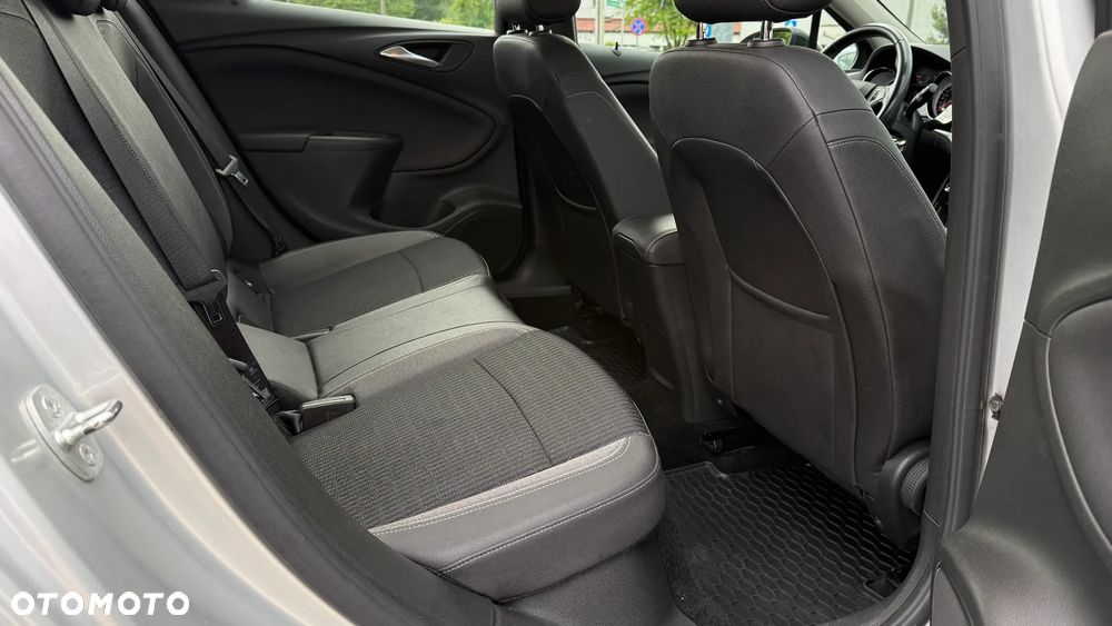 Opel Astra 1.2 T Business Elegance S&S - 10