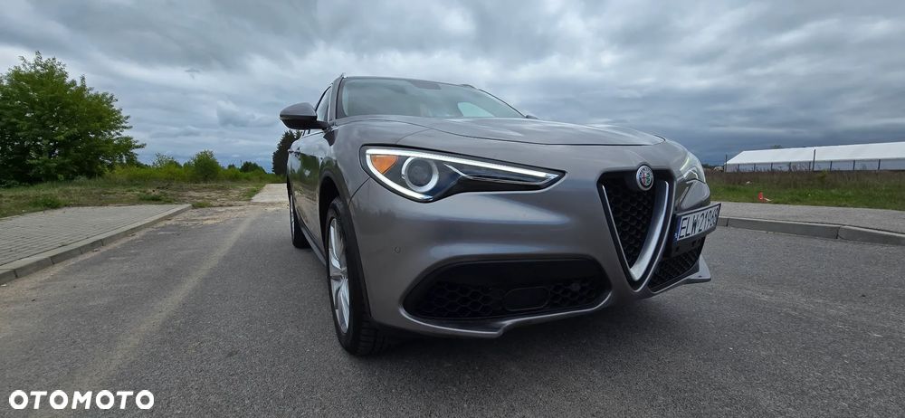 Alfa Romeo Stelvio 2.0 Turbo 16V AT8-Q4 Veloce Ti - 13