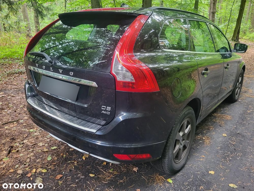 Volvo XC 60 D5 AWD Momentum - 6