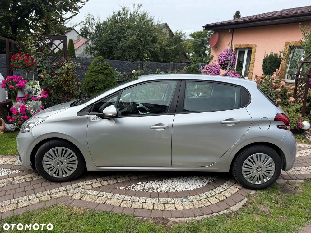 Peugeot 208 - 1