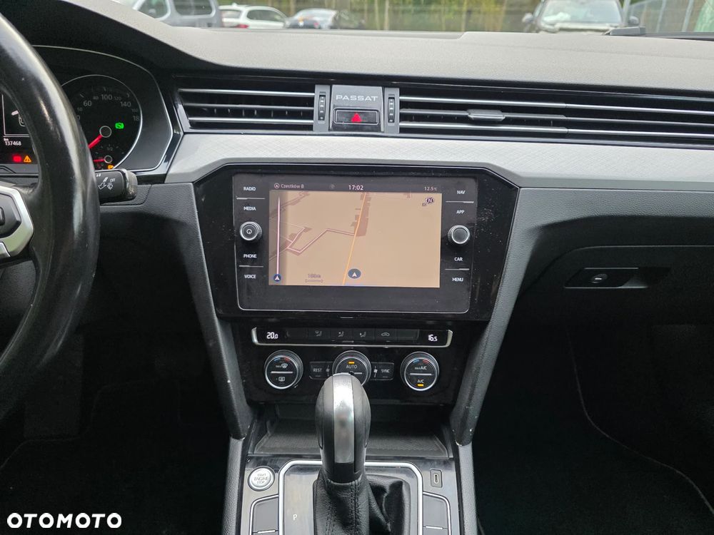 Volkswagen Passat - 19
