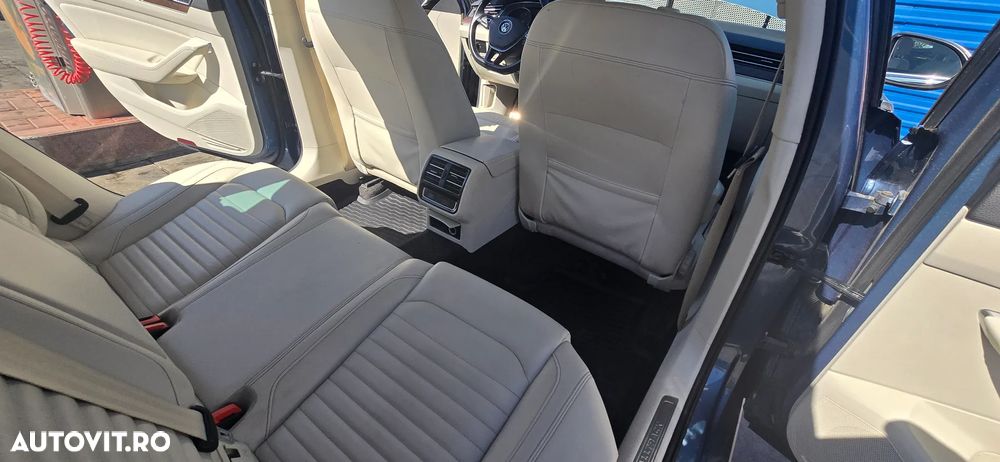 Volkswagen Passat Alltrack - 21
