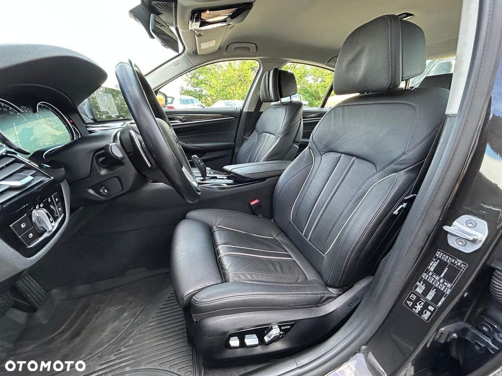 BMW Seria 5 530i GPF xDrive Sport Line sport - 8