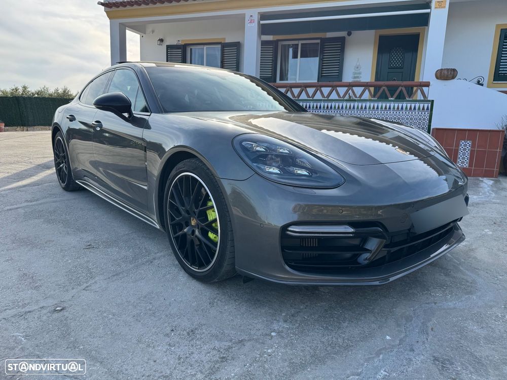 Porsche Panamera 4 E-Hybrid Platinum Edition - 1