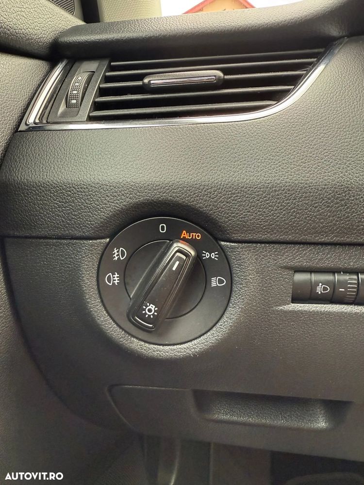 Skoda Octavia 2.0 TDI DSG Style - 17