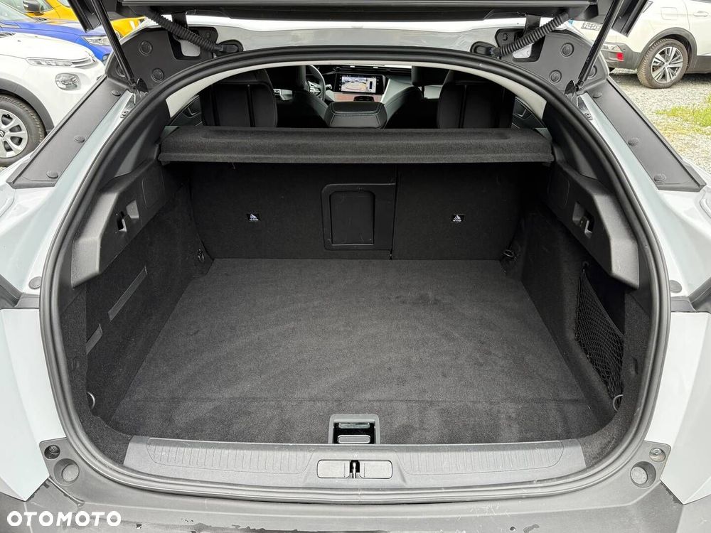 Peugeot 408 - 25