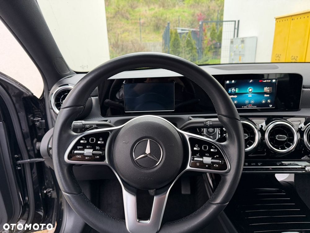 Mercedes-Benz Klasa A 250 Progressive 7G-DCT - 11