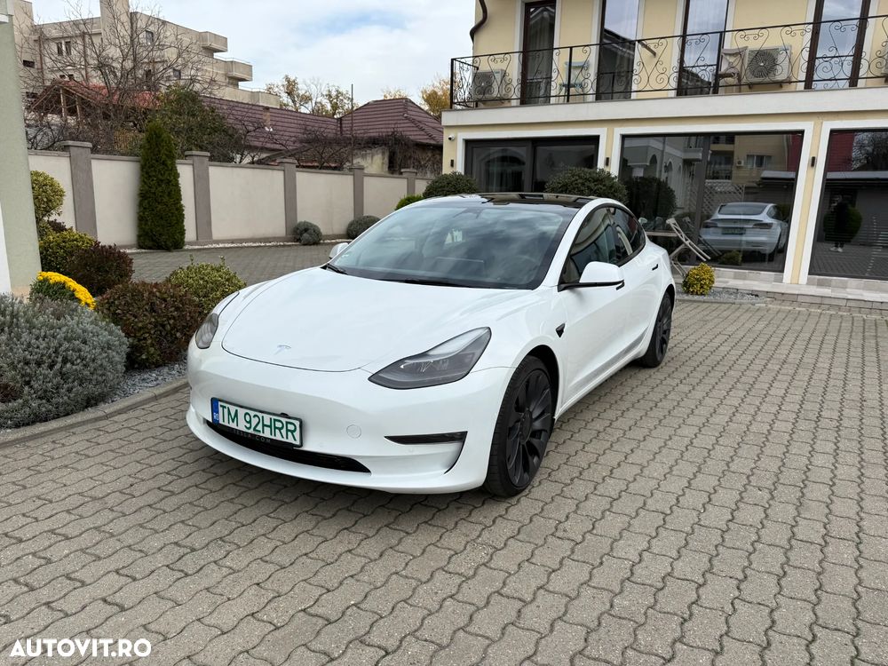 Tesla Model 3 - 3
