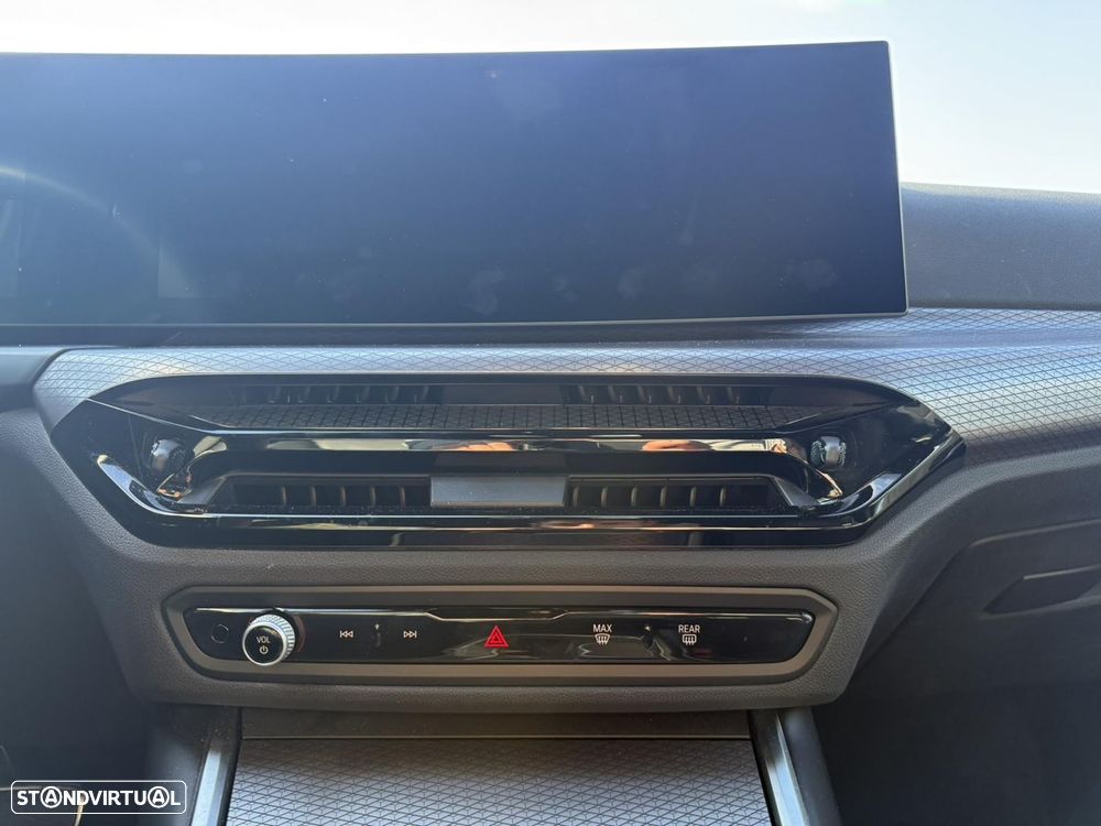 BMW 330 e xDrive Aut. M Sport - 14
