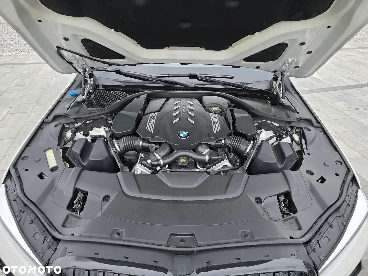 BMW Seria 7 750i xDrive sport - 40