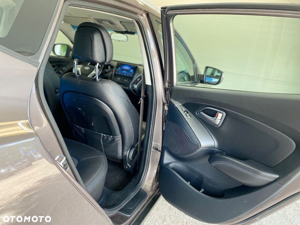 Hyundai ix35 2.0 CRDi 4WD Automatik Fifa World Cup Gold Edition - 15