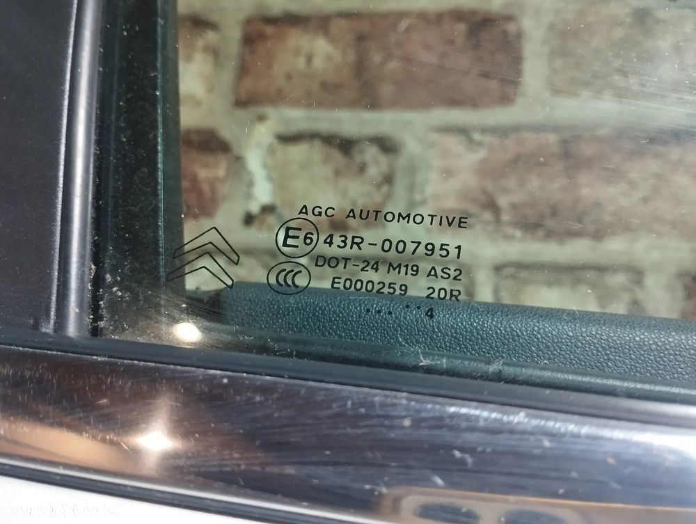 Drzwi przednie Przód LEWE KOMPLETNE strona lewa Citroen C3 II 10- KOD EWP - 11