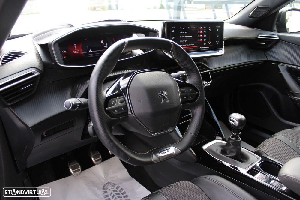 Peugeot 2008 1.2 PureTech GT - 11