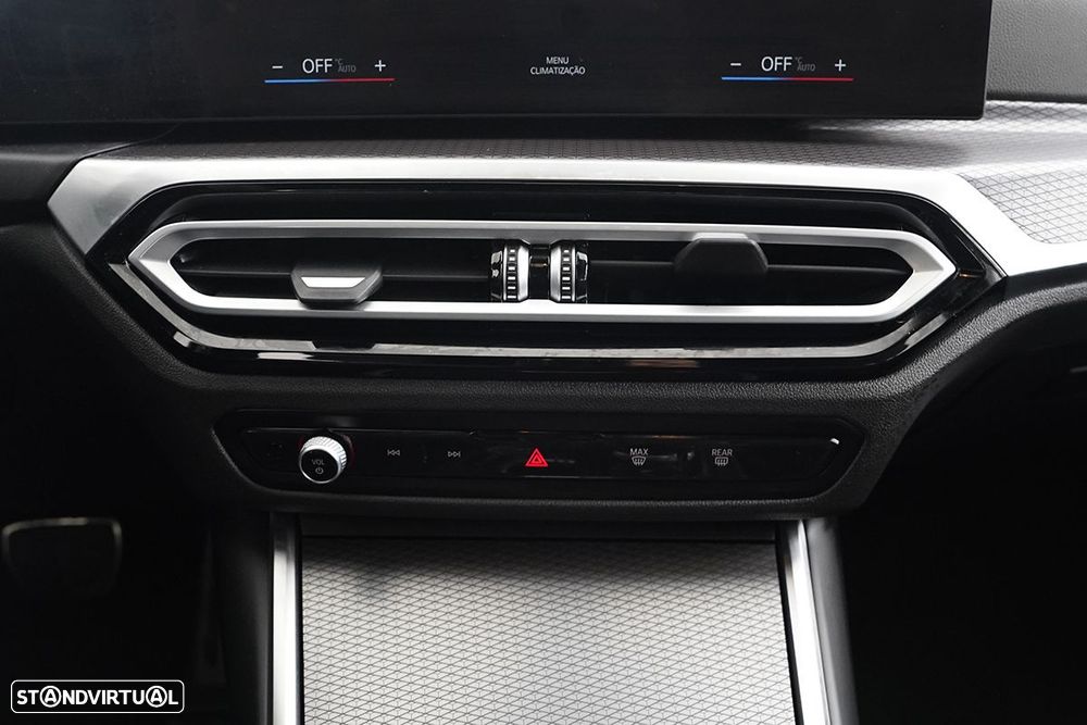 BMW 330 e Pack Desportivo M Auto - 12