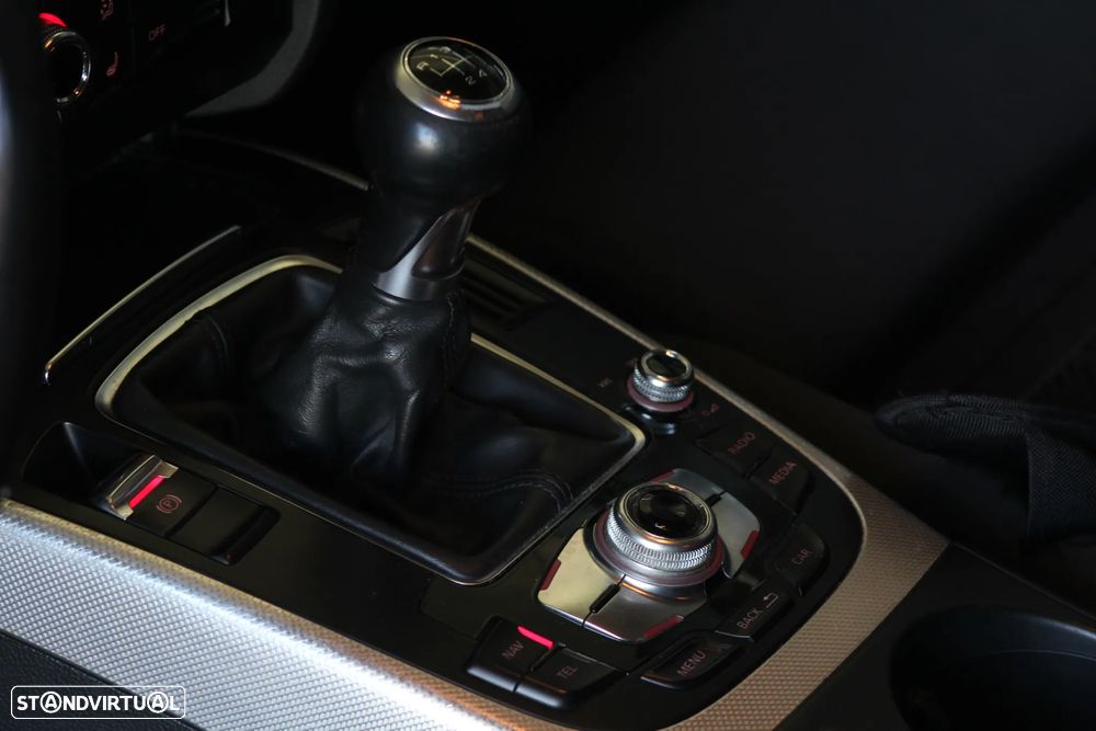 Audi A4 Avant 2.0 TDI DPF S line Sport Pack - 26