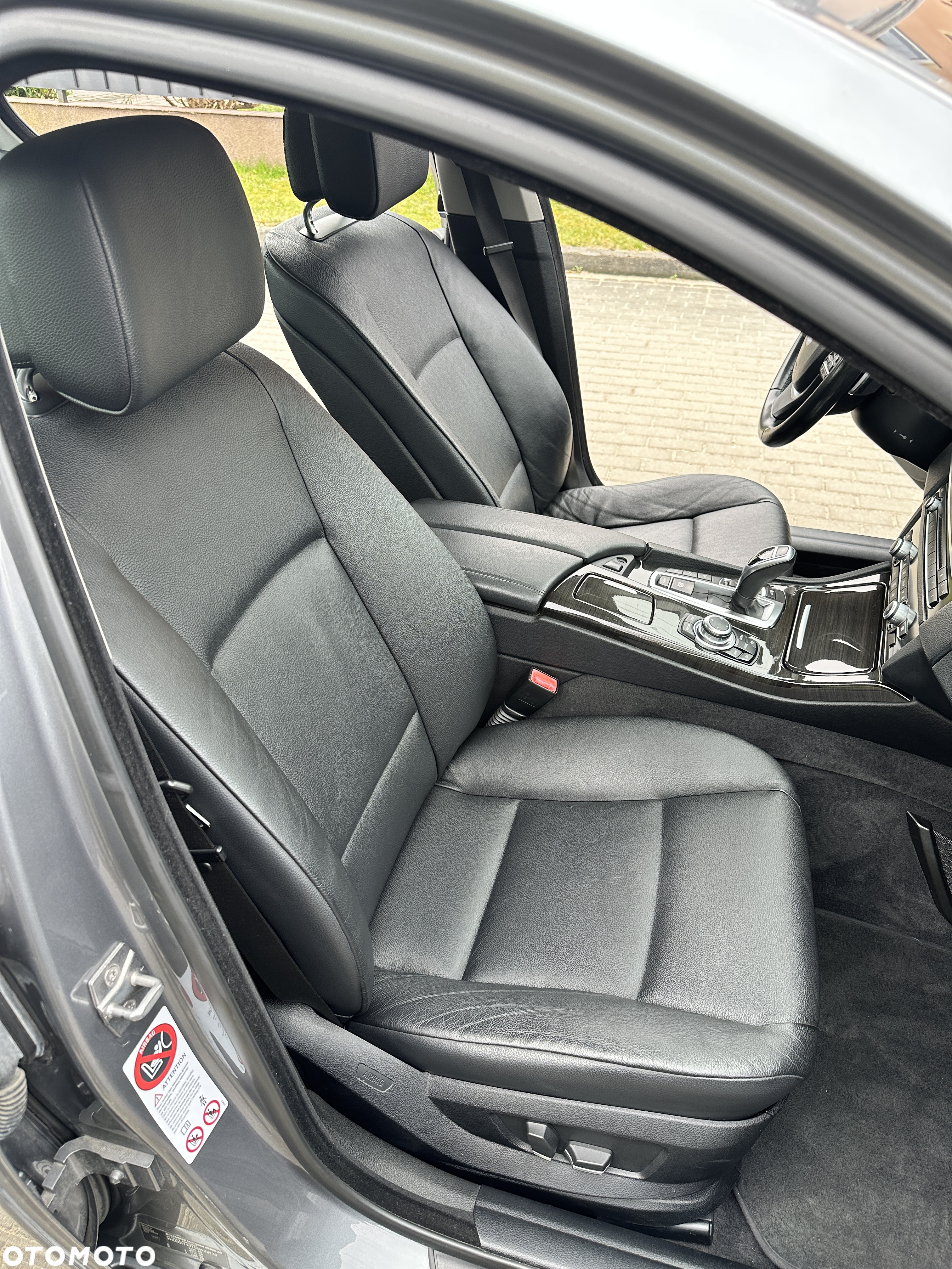 BMW Seria 5 525d xDrive Luxury Line - 29