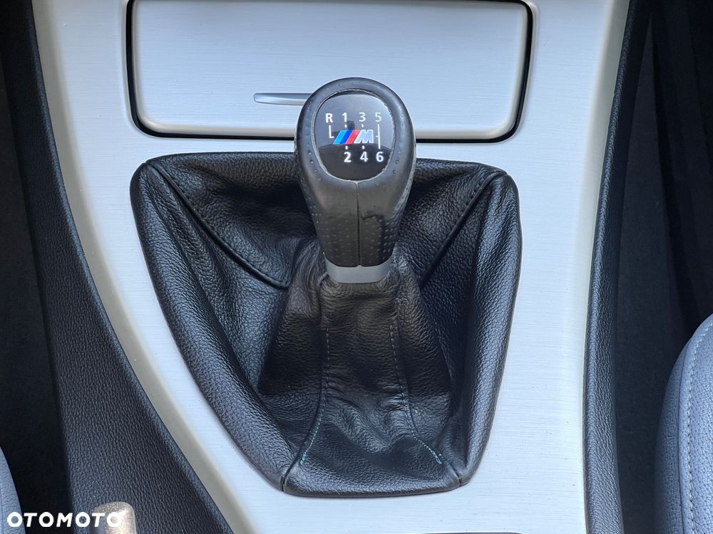 BMW Seria 3 318i Edition Exclusive - 26