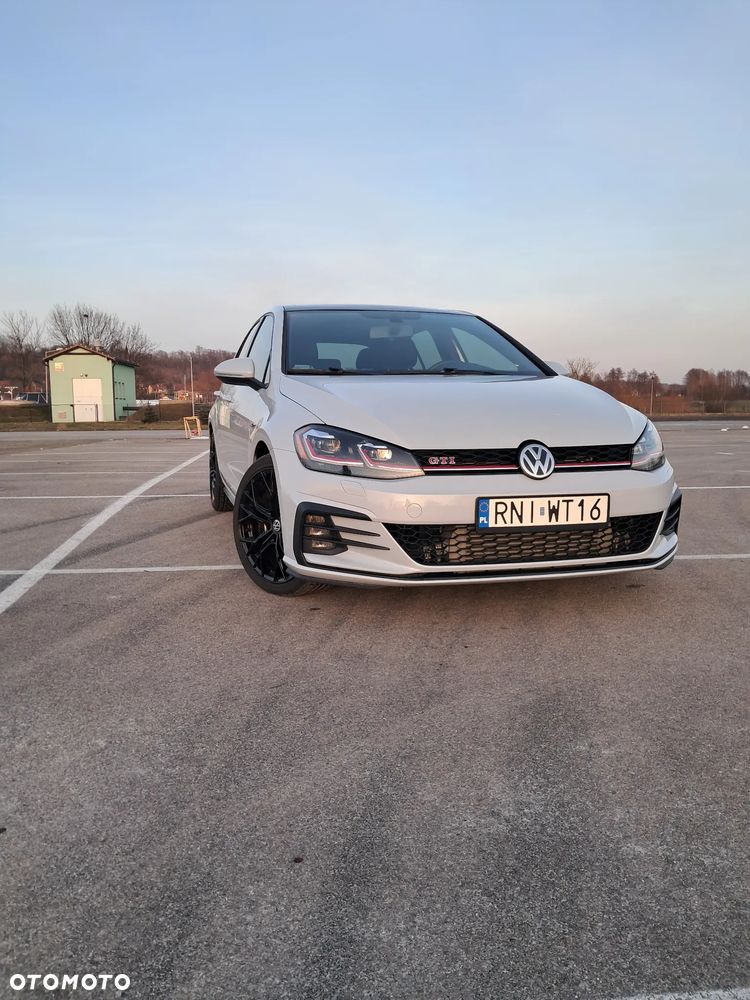 Volkswagen Golf GTI (BlueMotion Technology) DSG Performance - 1