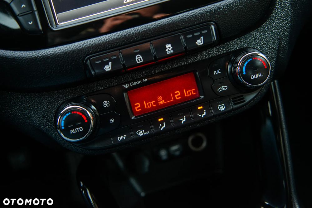 Kia Ceed 1.6 GDI Dream-Team Edition - 33